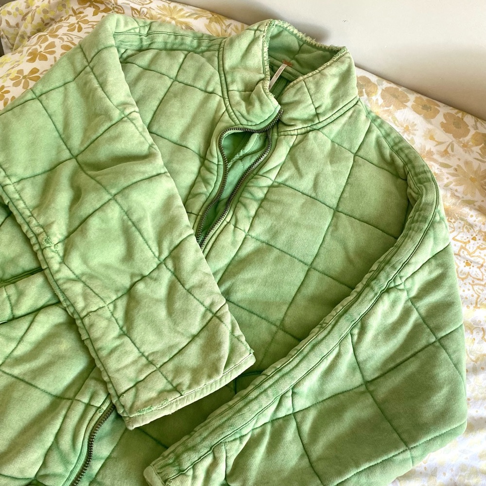 FREE PEOPLE QUILTED DOLMAN JACKET / RARE FADED BRIGHT GREEN COLOR